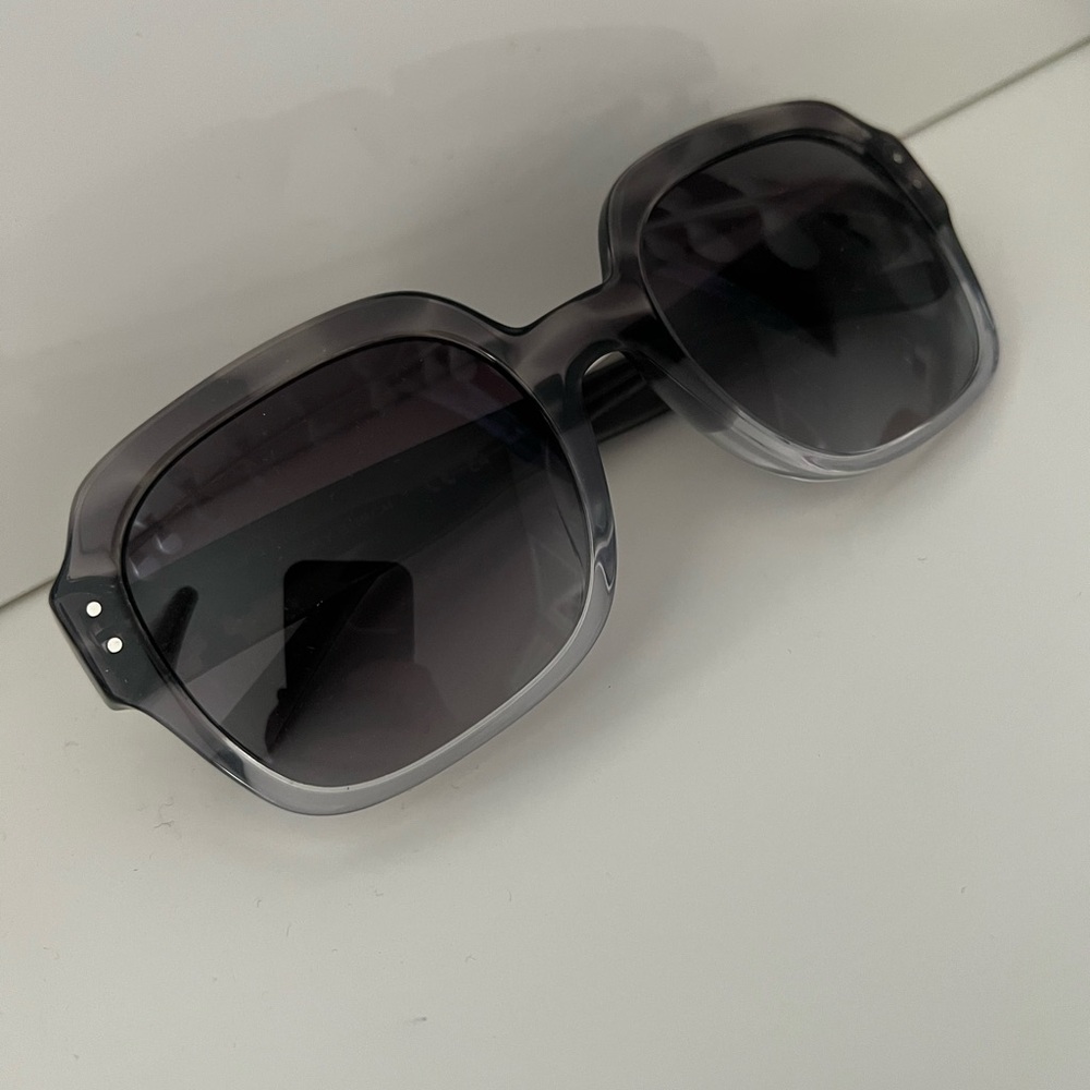 Tory Burch Black Sunglasses